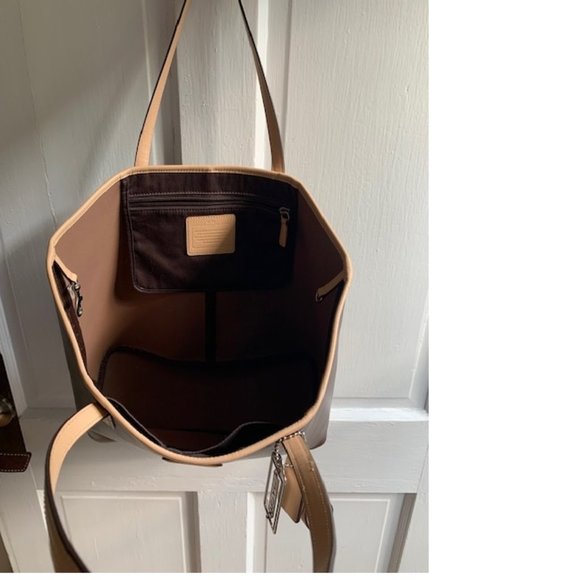 Authentic Coach Tote - Picture 2 of 7